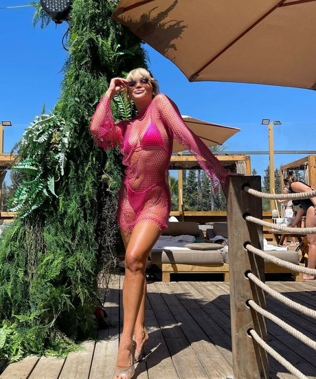 Nacktes geleaktes OnlyFans-Foto von Ashley Roberts