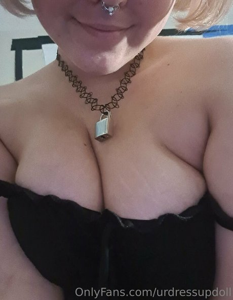 Dramatic_dumpster_free