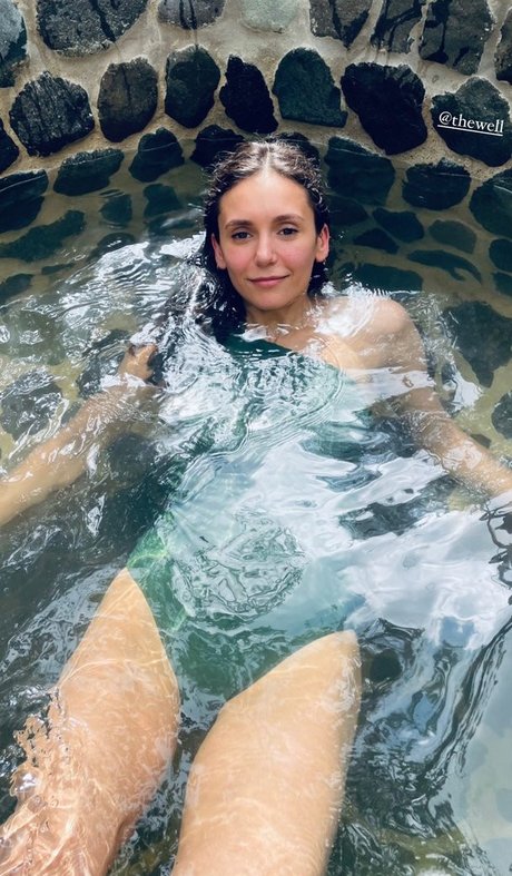 Nacktes geleaktes OnlyFans-Foto von Nina Dobrev