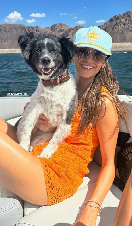 Nina Dobrev