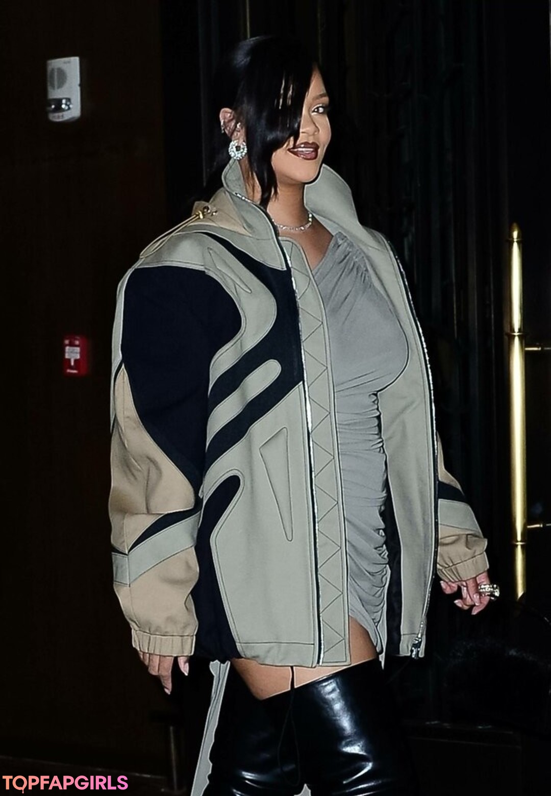 Nacktes geleaktes OnlyFans-Foto von Rihanna #1122