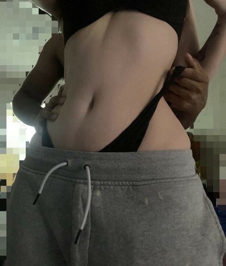 Nacktes geleaktes OnlyFans-Foto von Initialelon