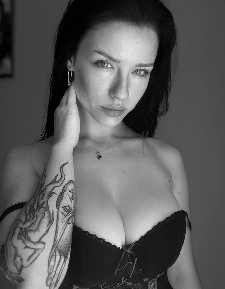 Nacktes geleaktes OnlyFans-Foto von Innervus