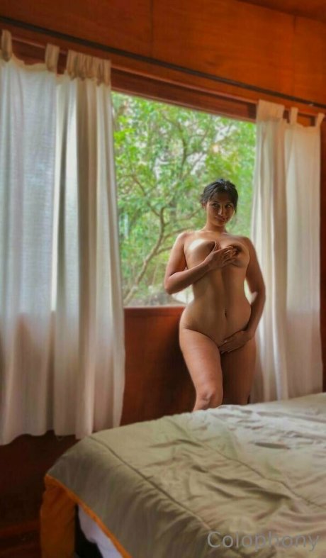 Nacktes geleaktes OnlyFans-Foto von Hollybratty