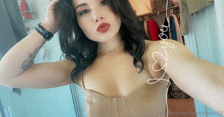Nacktes geleaktes OnlyFans-Foto von Disneyyrose13