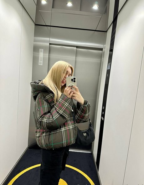 Nacktes geleaktes OnlyFans-Foto von Karii