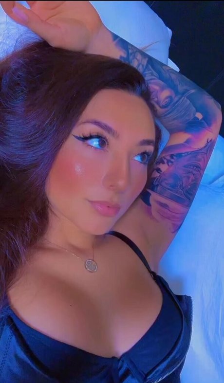 Nacktes geleaktes OnlyFans-Foto von Theegoldenrose