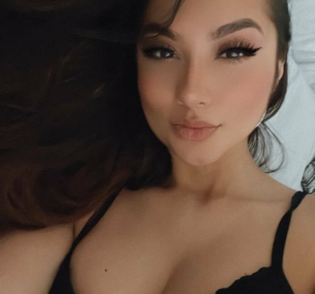 Nacktes geleaktes OnlyFans-Foto von Theegoldenrose