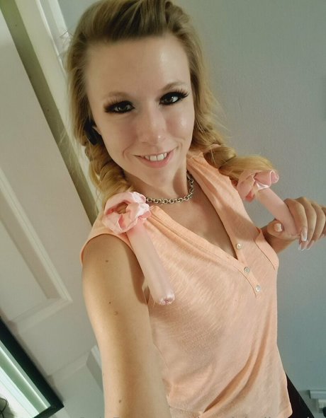 Nacktes geleaktes OnlyFans-Foto von Michelle Moist