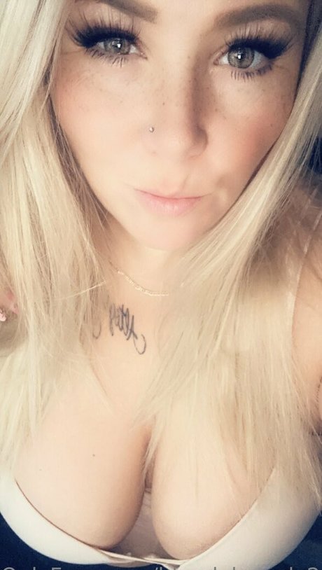 Nacktes geleaktes OnlyFans-Foto von Blondebrandy269