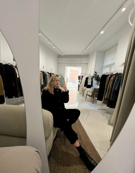 Nacktes geleaktes OnlyFans-Foto von Emilylyy
