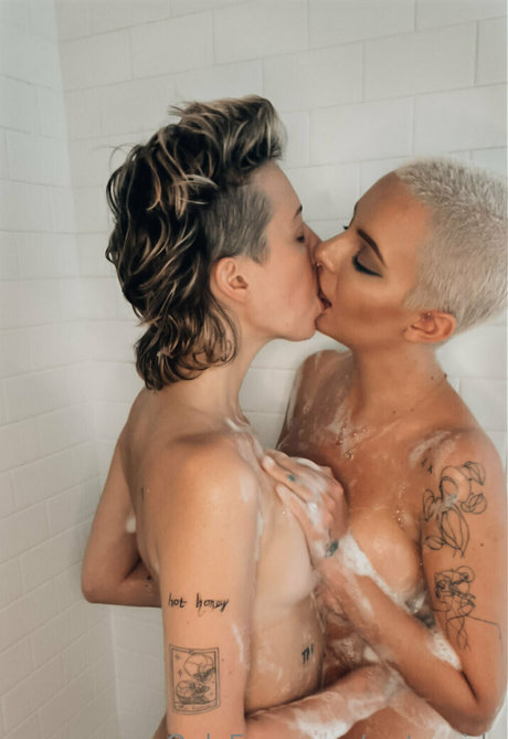 Nacktes geleaktes OnlyFans-Foto von Watergirls