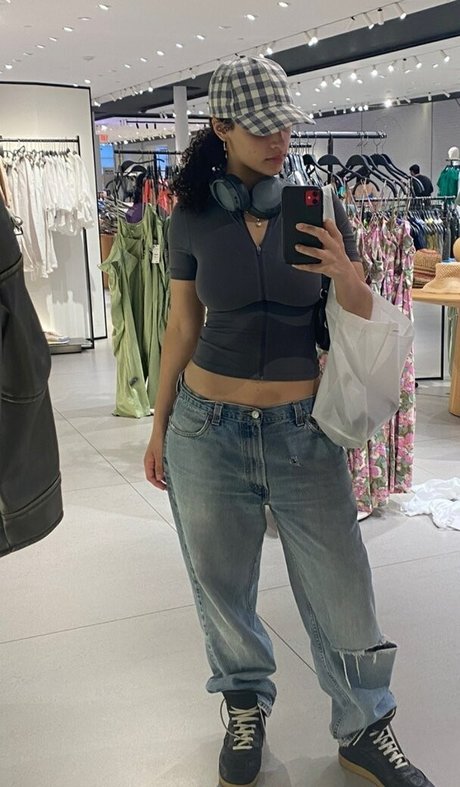 Nacktes geleaktes OnlyFans-Foto von Sarina