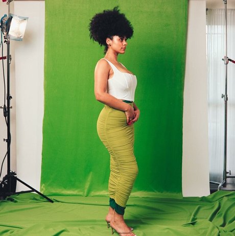 Nacktes geleaktes OnlyFans-Foto von Raina Morris