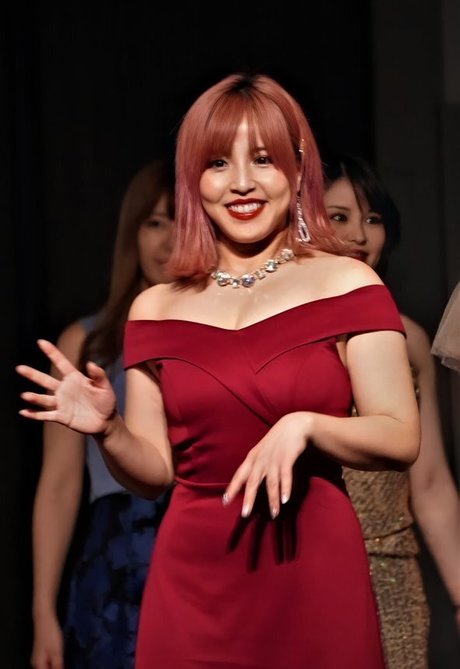 Mina Shirakawa