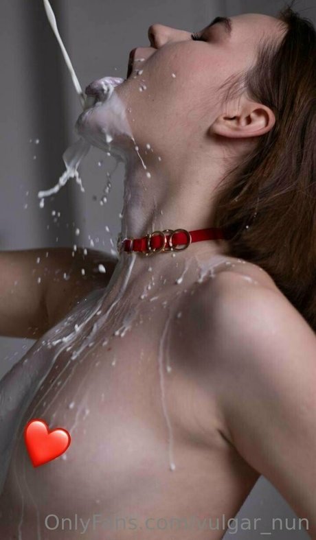Nacktes geleaktes OnlyFans-Foto von Vulgarnun