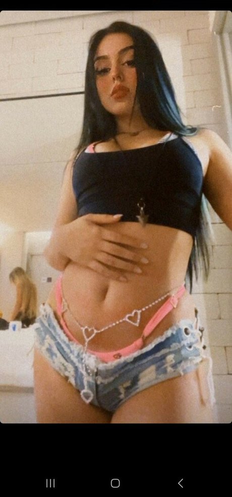 Bella Angel Dezoitou