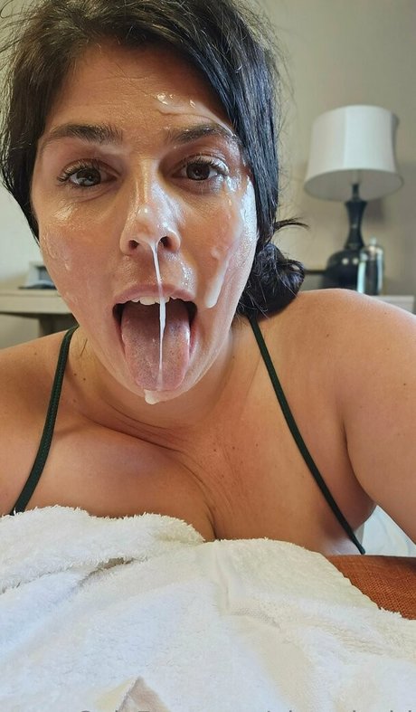 Nacktes geleaktes OnlyFans-Foto von Glazedgirl