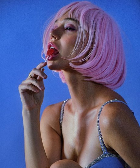 Nacktes geleaktes OnlyFans-Foto von Alexis Ren