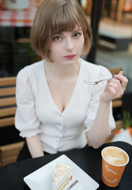 Ella Freya