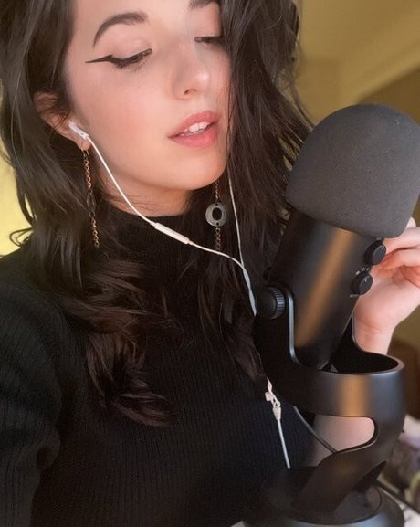 Nacktes geleaktes OnlyFans-Foto von Slight Sounds Asmr