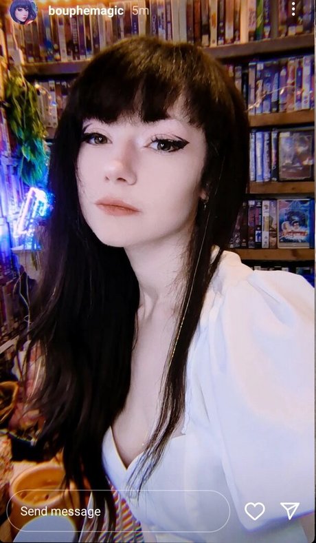 Nacktes geleaktes OnlyFans-Foto von Yogscast Bouphe