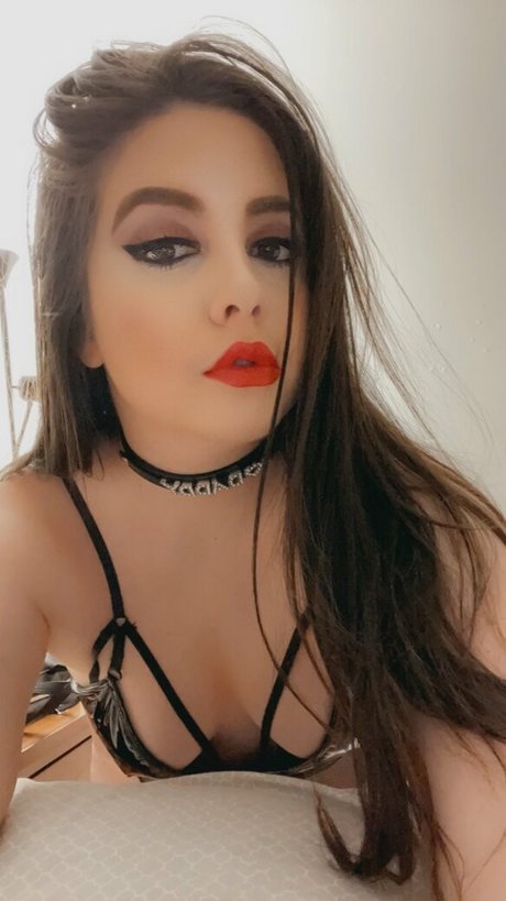 Ava_hadley
