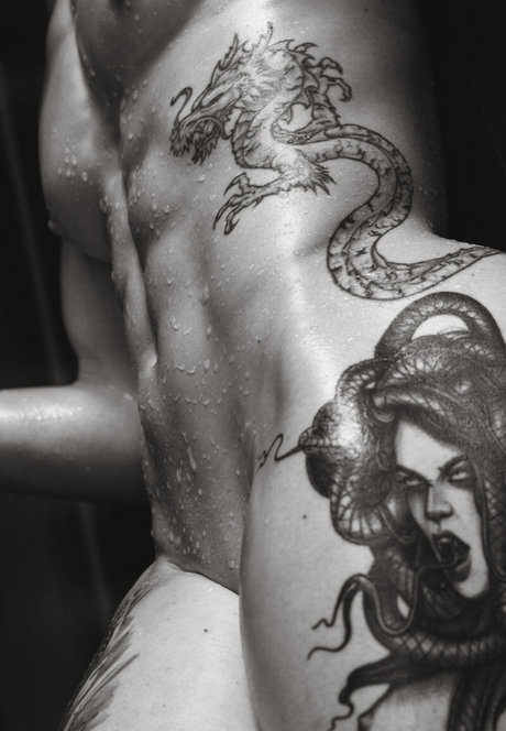 Nacktes geleaktes OnlyFans-Foto von Vanth Inkfit