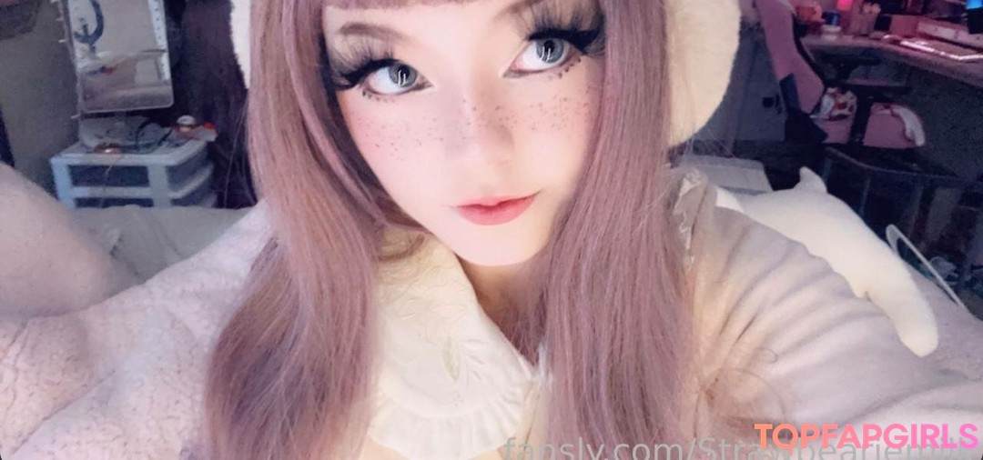 Nacktes geleaktes OnlyFans-Foto von Strawbeariemilkk #1952