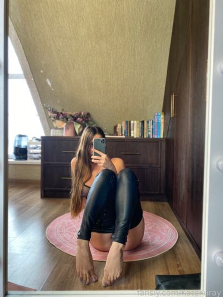 Nacktes geleaktes OnlyFans-Foto von Kate Kuray
