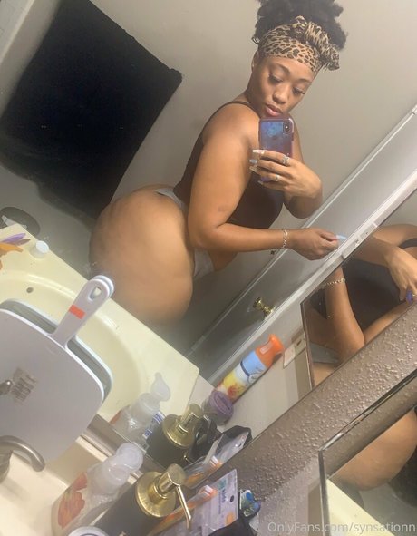 Nacktes geleaktes OnlyFans-Foto von Synsationn