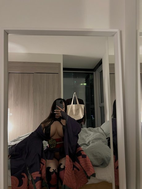 Nacktes geleaktes OnlyFans-Foto von Yeonaxo