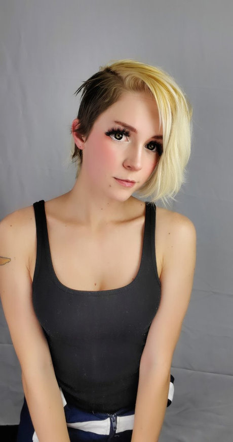 Nacktes geleaktes OnlyFans-Foto von Bunnybii