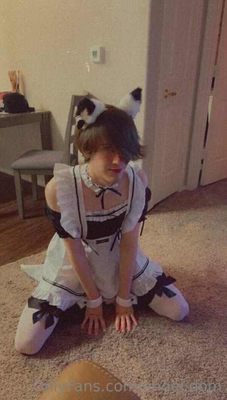 Nacktes geleaktes OnlyFans-Foto von Angeldom
