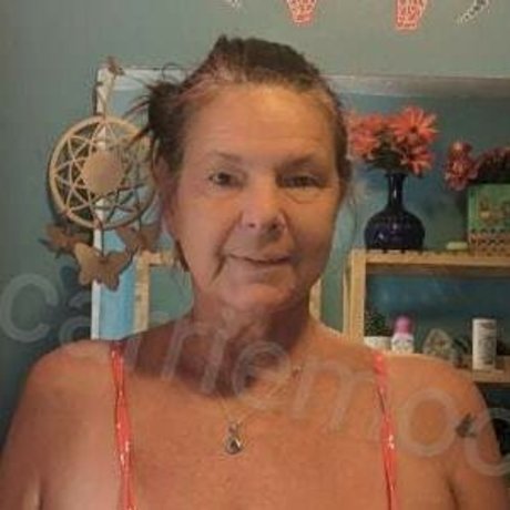 Nacktes geleaktes OnlyFans-Foto von Carrie Moon