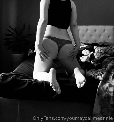 Nacktes geleaktes OnlyFans-Foto von Youmaycallmeannie
