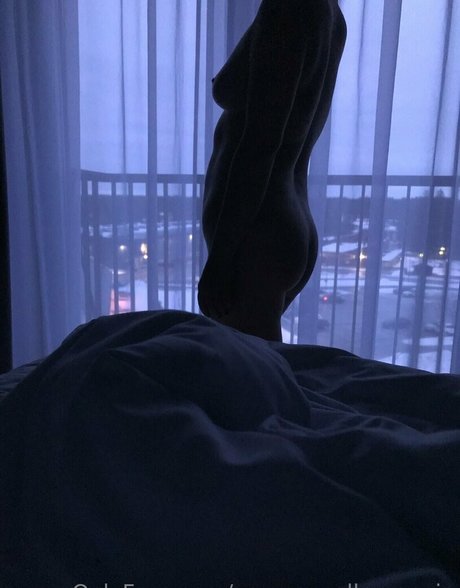 Nacktes geleaktes OnlyFans-Foto von Youmaycallmeannie