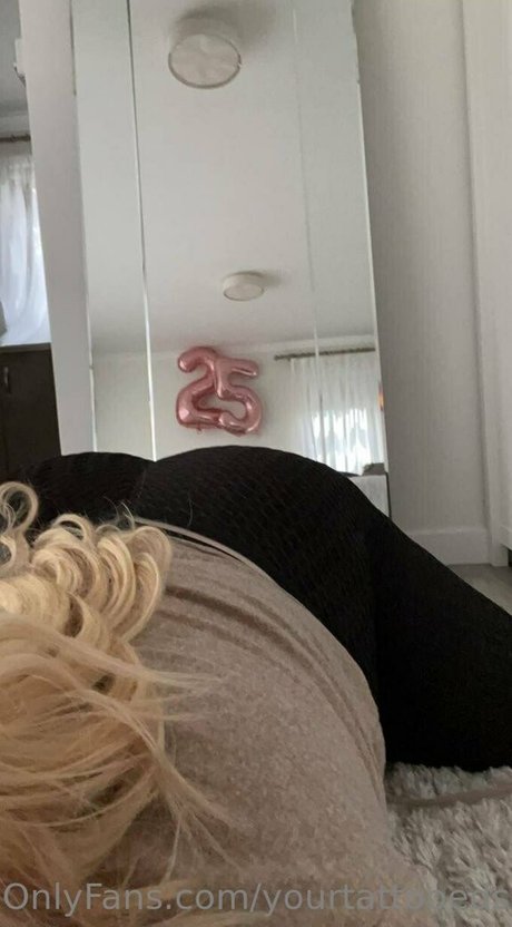 Nacktes geleaktes OnlyFans-Foto von Yourtattooedsecret