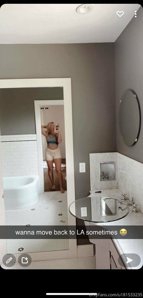 Nacktes geleaktes OnlyFans-Foto von Finallylegal18