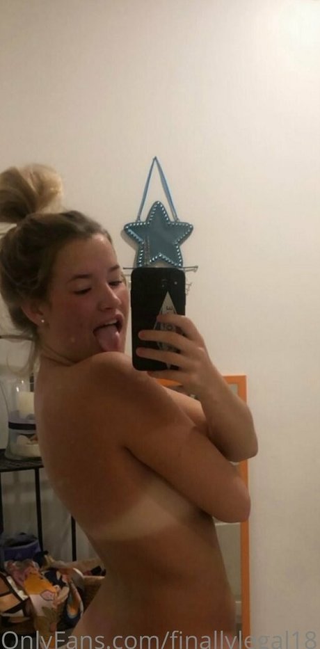 Nacktes geleaktes OnlyFans-Foto von Finallylegal18