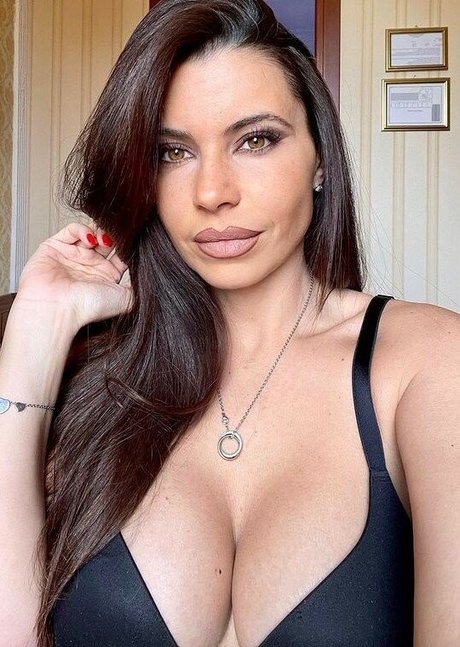 Nacktes geleaktes OnlyFans-Foto von Noemi Frere