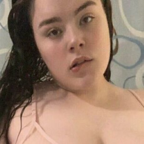 Nacktes geleaktes OnlyFans-Foto von Snowangelcake