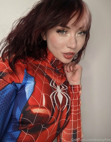 Nacktes geleaktes OnlyFans-Foto von Evarayfree