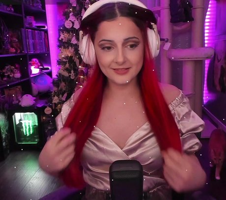 Anniefuchsia