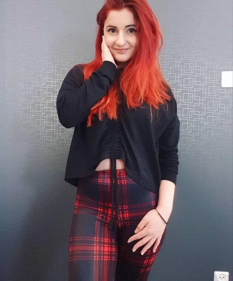 Nacktes geleaktes OnlyFans-Foto von Anniefuchsia