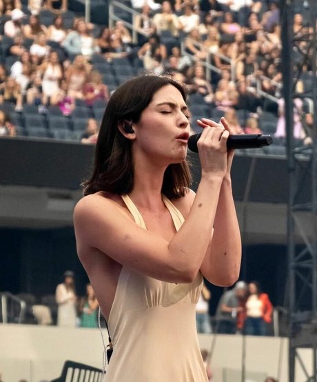 Gracie Abrams