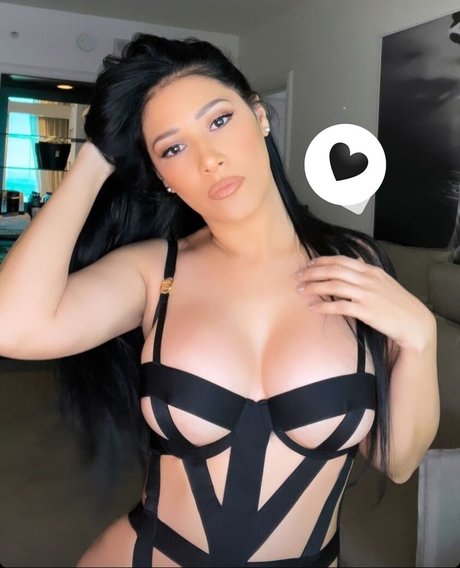 Nacktes geleaktes OnlyFans-Foto von Simaria