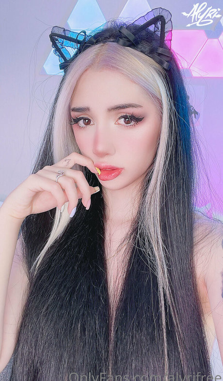 Nacktes geleaktes OnlyFans-Foto von Alyrifree