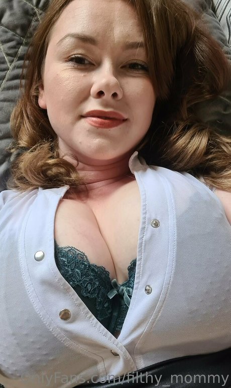 Nacktes geleaktes OnlyFans-Foto von Pocketmama