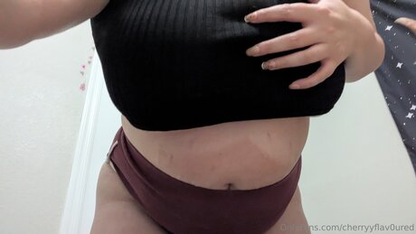Nacktes geleaktes OnlyFans-Foto von Cherryyflav0ured